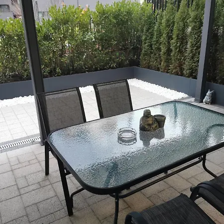 Paradise Swing Apartment